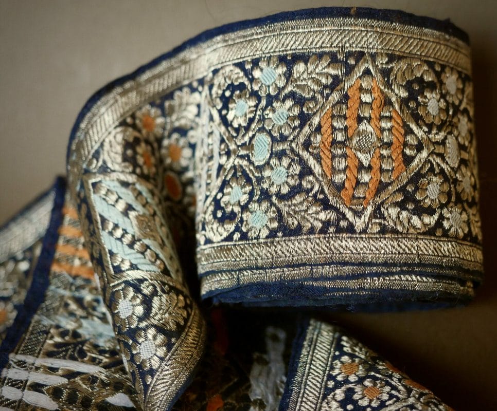 Touchstone Set Di 12 Braccialetti Indiani In Filo Di Seta Blu Royal Con Strass – Matrimoni E Festività!